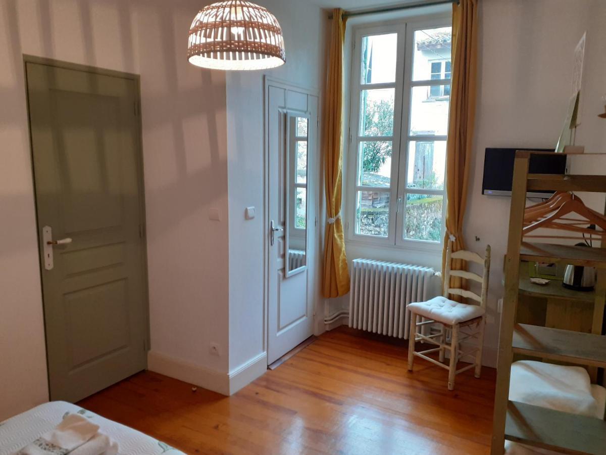 Chambre D'Hotes La Tour De Brazalem Nérac Kültér fotó