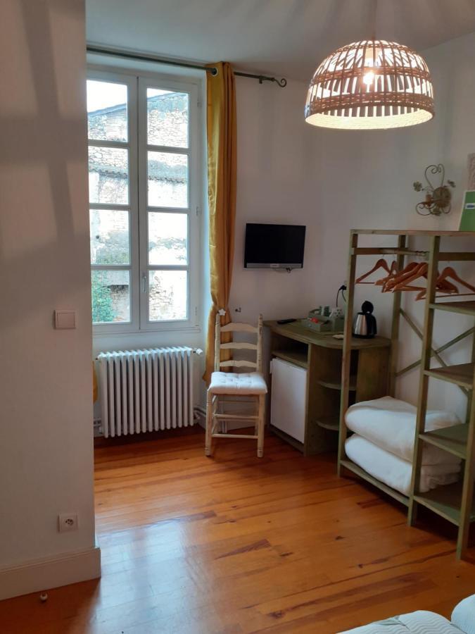 Chambre D'Hotes La Tour De Brazalem Nérac Kültér fotó